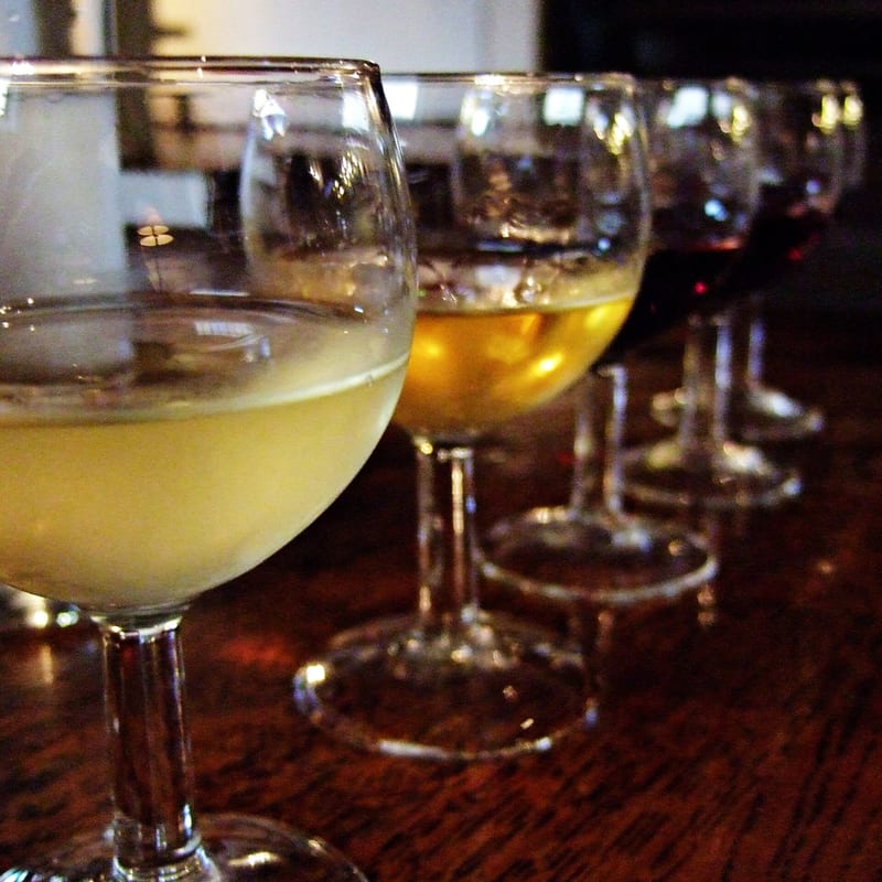 Portuguese wine and petiscos culture
